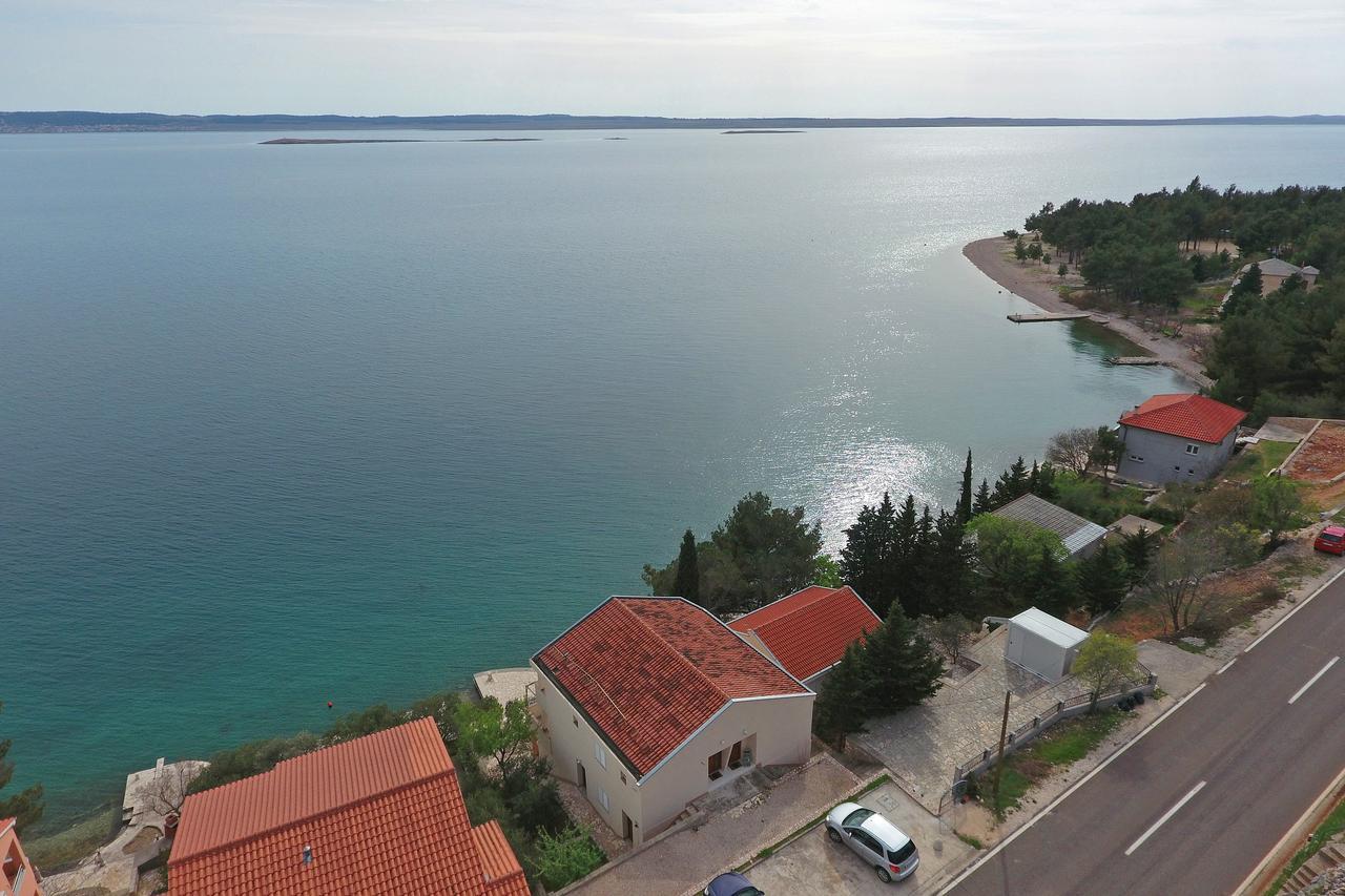 Apartments By The Sea Starigrad Paklenica Tribanj-Kruscica Exterior foto